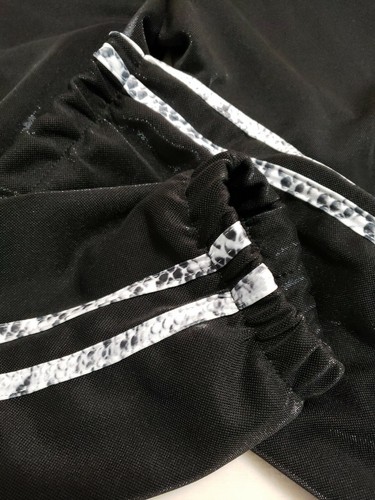 Fashion Nova Damen Crop Hoodie Jacke & Hose schimmernd schwarz Gr. SM - Bild 8 von 8