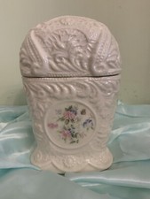 Toothbrush Holder with Cover. Ceramic. Vintage. Holds 4 Toothbrushes. J3