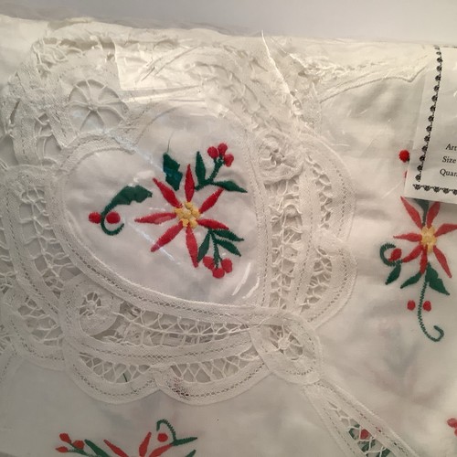 Christmas Battenburg Lace Tablecloth Poinsettia Embroidery W/ Napkins 68x86 - Picture 6 of 9