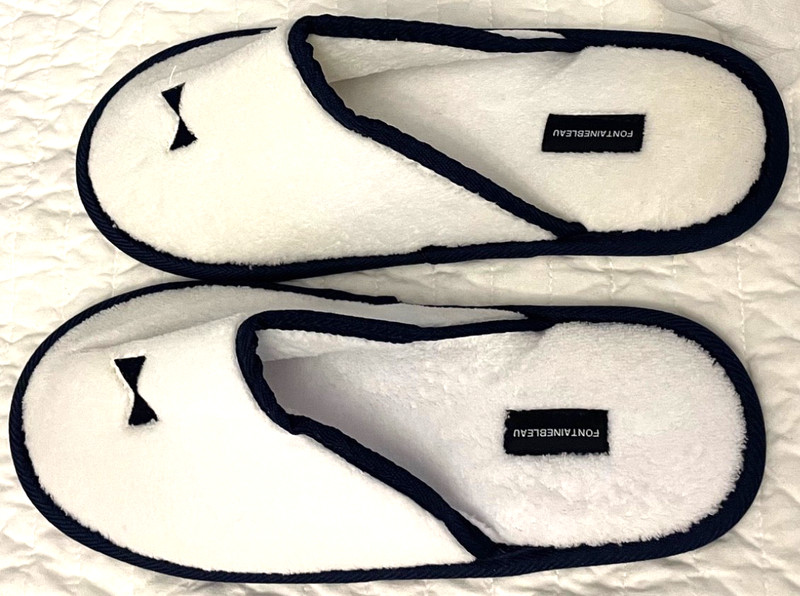 Fontainebleau Las Vegas Luxury Hotel & Casino Unisex Slippers/Slides - BRAND NEW