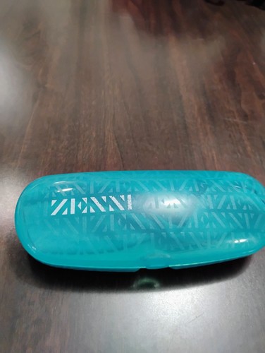 Zenni Plastic Hard Shell Eyeglass Case in Turquoise w/ Cleaning Cloth 7x2.5 - Picture 10 of 16