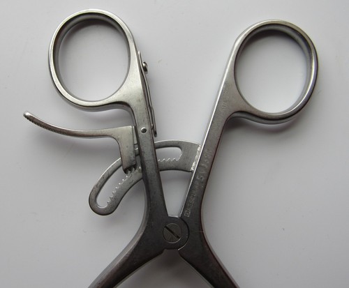 Aesculap BV068R Weitlaner Retractor Self Retaining 3x4 Semi Sharp Prongs 6-1/2" - Picture 7 of 10