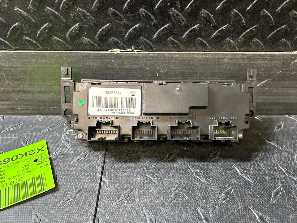 2007-09 GMC Sierra 2500HD двойной зоны автоматический температуры панели управления HAC 15952374 * (ношеный) - Изображение 3 из 4