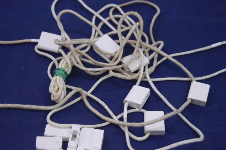 Lot of 19 Genuine Apple Lanyard for iPod Shuffle 1st Generation 512mb/1GB - Image 3 of 3