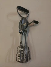 Vintage FLINT Ekco Best Hand Mixer Egg Beater Stainless 8 Wavy Blades 11 3/4"