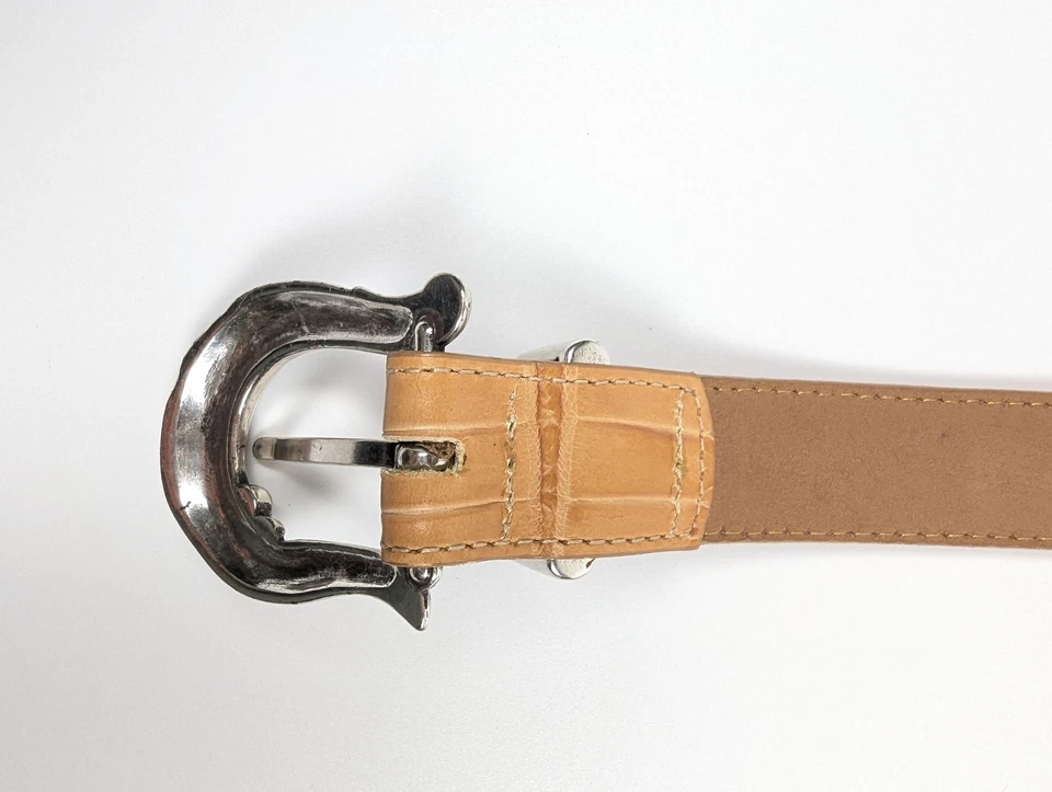 Cinturón Coldwater Creek Mujer Pequeño Cuero Tostado Cocodrilo Repujado Hecho en EE. UU. Foto 4 de 4