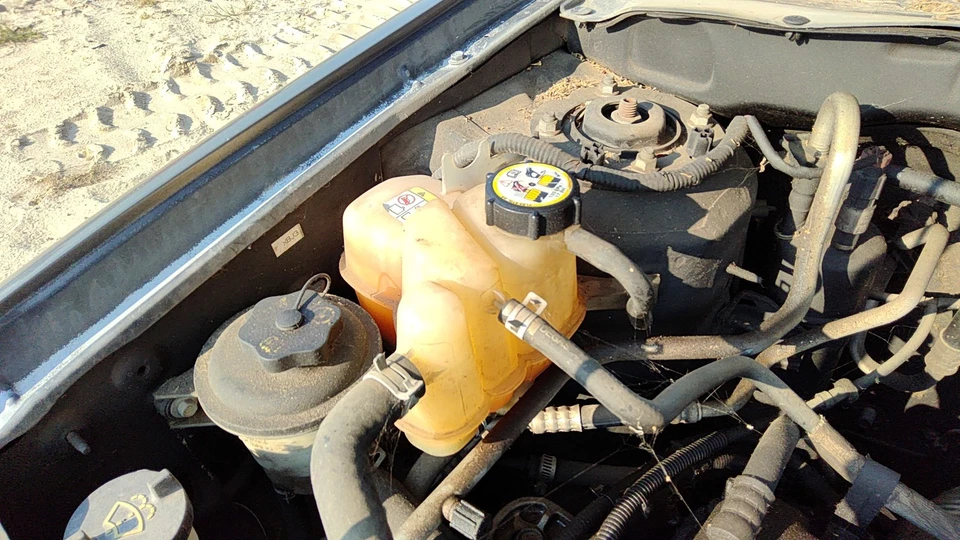 Mazda Tribute 2005 2006 depósito de refrigerante radiador tanque de desbordamiento botella fabricante original 2,3 l Foto 3 de 4