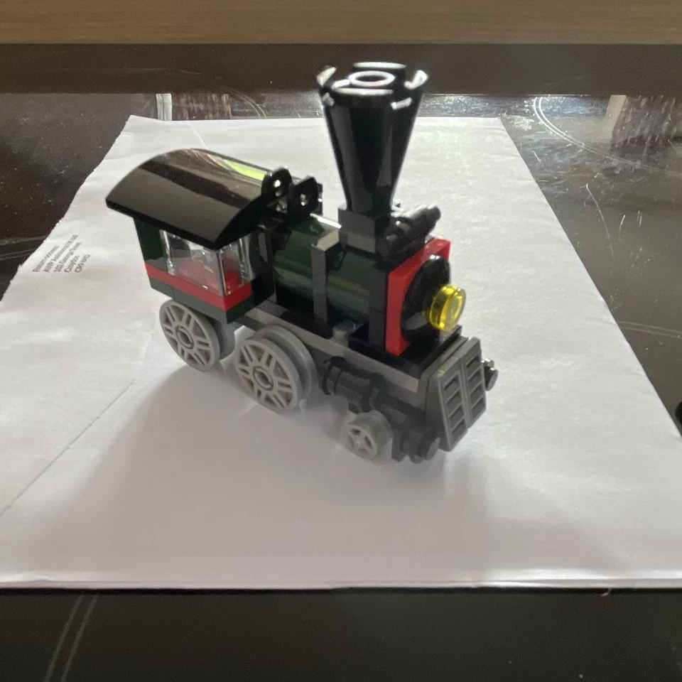 LEGO Creator 31015 Emerald Express, photo 2 of 4