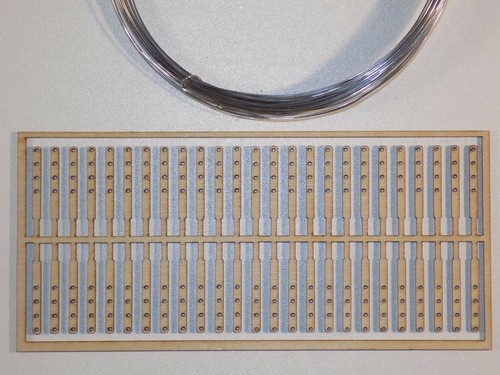 Post & Wire Lineside Fencing 00 gauge 4ft 1:76 fence kit - 50 posts + 5m of wire - Picture 6 of 6