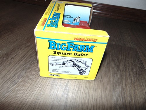 Vintage Ertl BigFarm Square Baler 1/32 Scale Die Cast 1994 Collector Toy Model - Picture 8 of 15