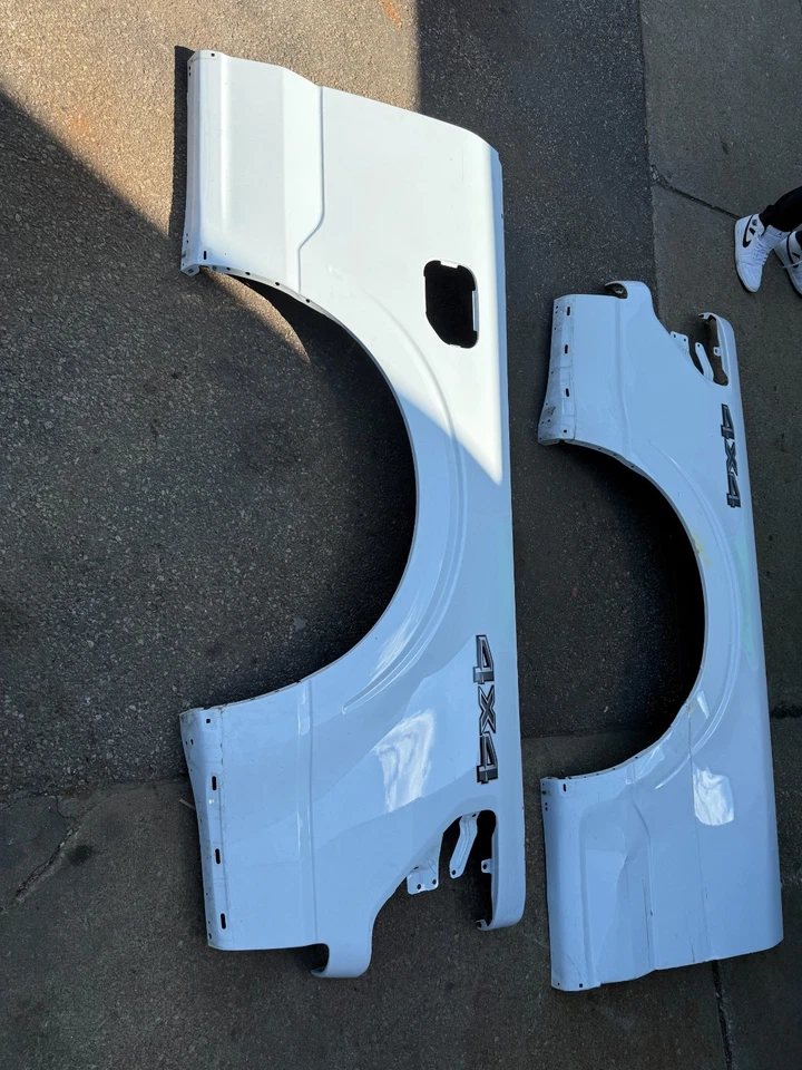 Ford F150 2024 recambios laterales cama Foto 2 de 4