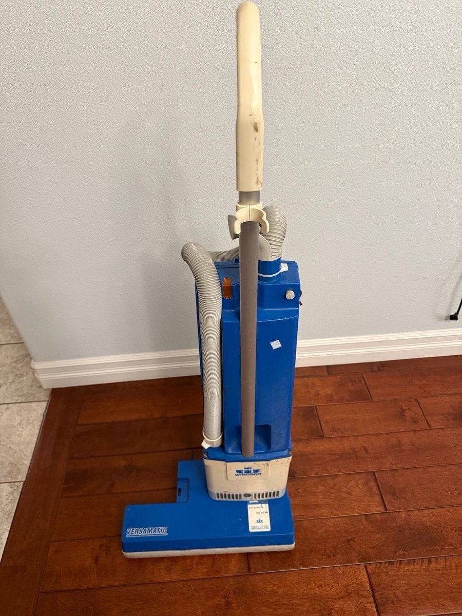 Windsor Versamatic VSE 2-3 Commercial Upright Vacuum – Heavy Duty