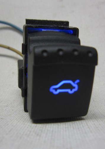 VW Audi Seat Heckklappenentriegelung Heckklappe Schalter Taster Blau Rot LED