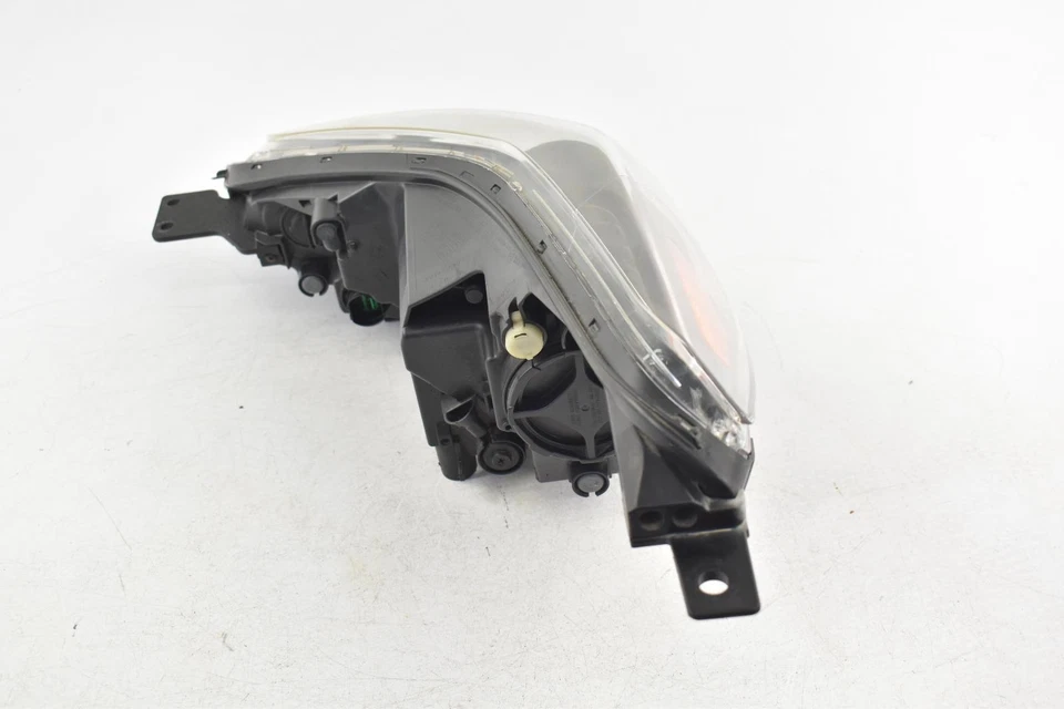 Used Right Headlight Assembly fits: 2017 Kia Sportage FWD halogen LED daytime ru - Image 4 of 4