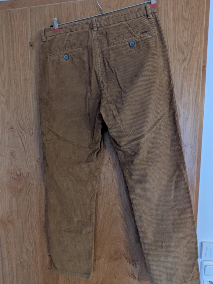 Breitcordhose von Springfield In Gr.42 - Bild 2 von 3