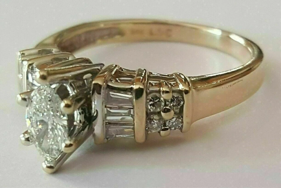 Anillo de boda para mujer creado en laboratorio de diamantes talla marquesa de 3 quilates acabado en oro amarillo de 14 quilates Foto 3 de 4