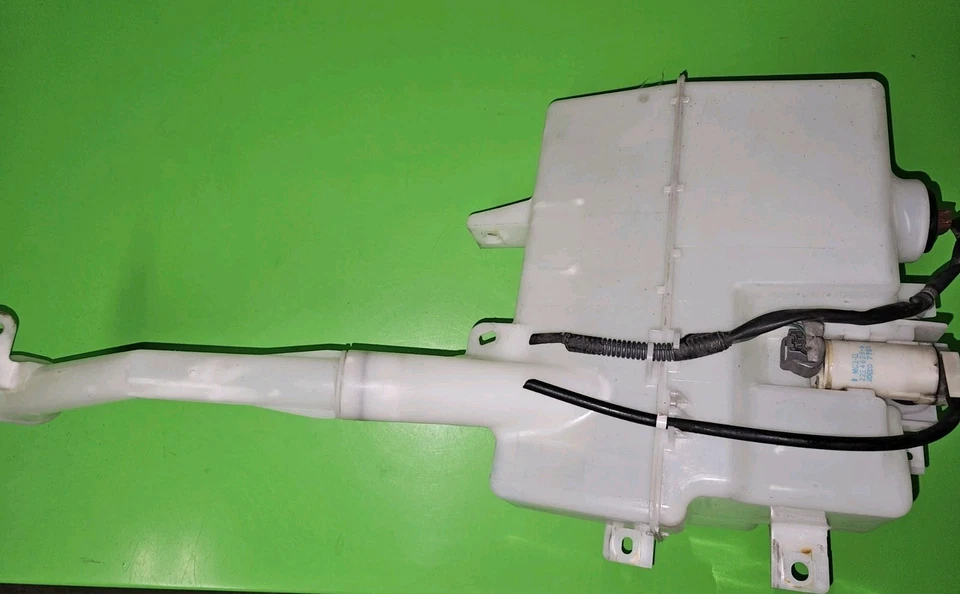 Infiniti G25 G35 G37 Q40 2007-2015 usado parabrisas lavadora depósito de fluido OEM Foto 2 de 4