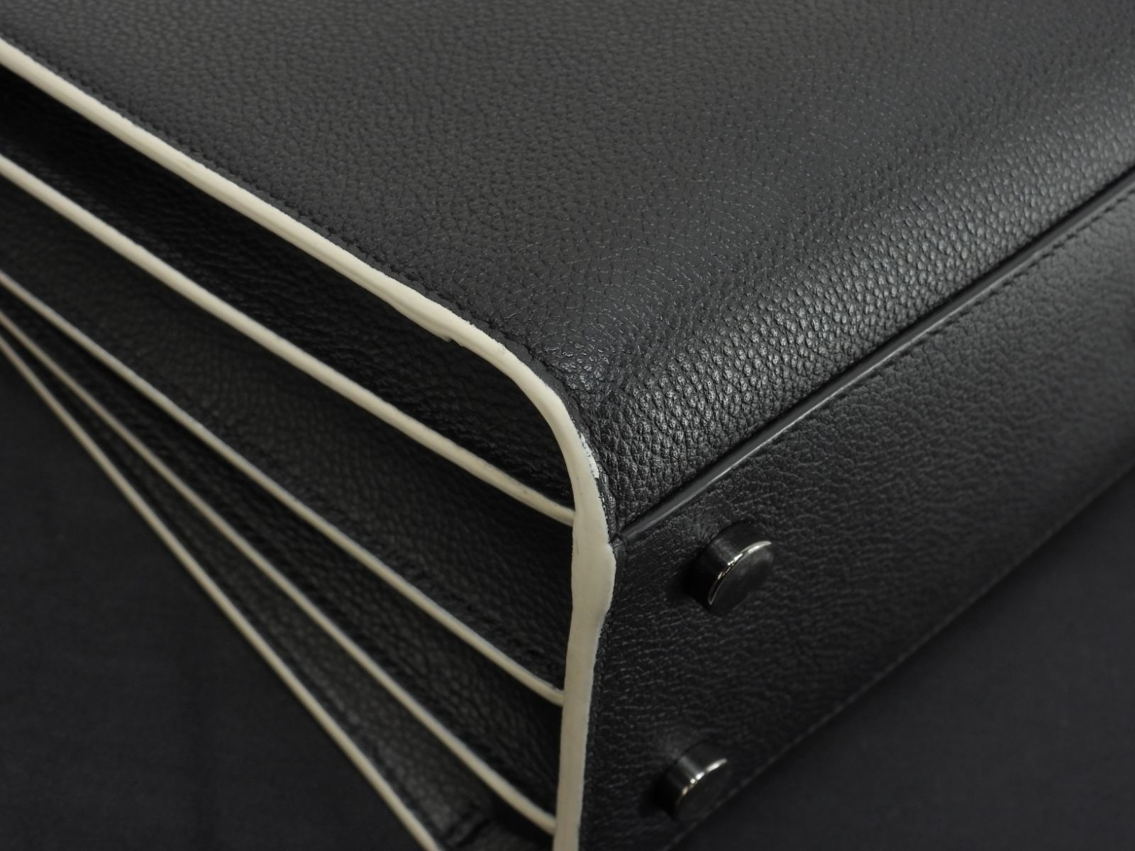 Borsa a mano Saint Laurent Sac de Jour bambino YSL in pelle nera 10 2 * 8 * 4 7 pollici