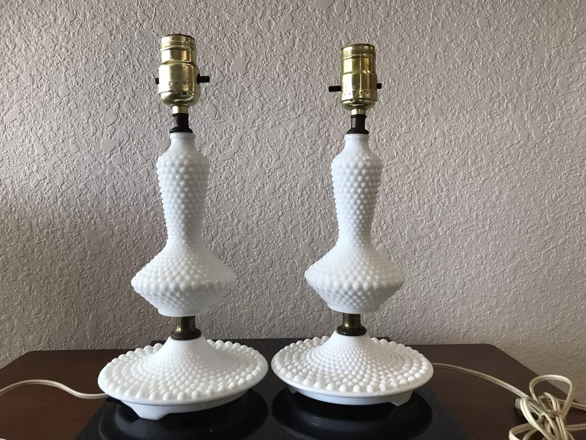 Vintage Set 2 Fenton Milk Glass Hobnail Table Boudoir Light Lamps W Shades 13
