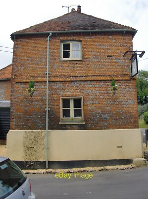 Foto 6x4 The White Lion Inn in Wherwell - Endhöhe zeigt ''Header Bond''
