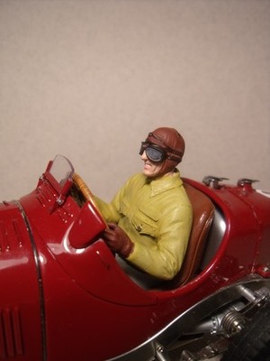 1/18  FIGUR  PILOT  ALFA  ROMEO P3  VROOM   BEMALT   CMC  MINICHAMPS  CMR  EXOTO