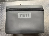 YETI Daytrip 9L Insulated Soft Cooler Insulated Box - Charcoal