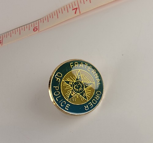 FOP FRATERNAL ORDER OF POLICE LAW ENFORCEMENT ENAMEL PIN GREEN GOLD TONE