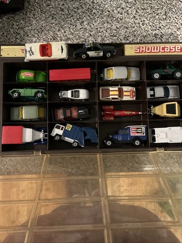 Hot Wheels & Matchbox Vintage Cars With Case Lot Cars & Trucks 18 Total Cars