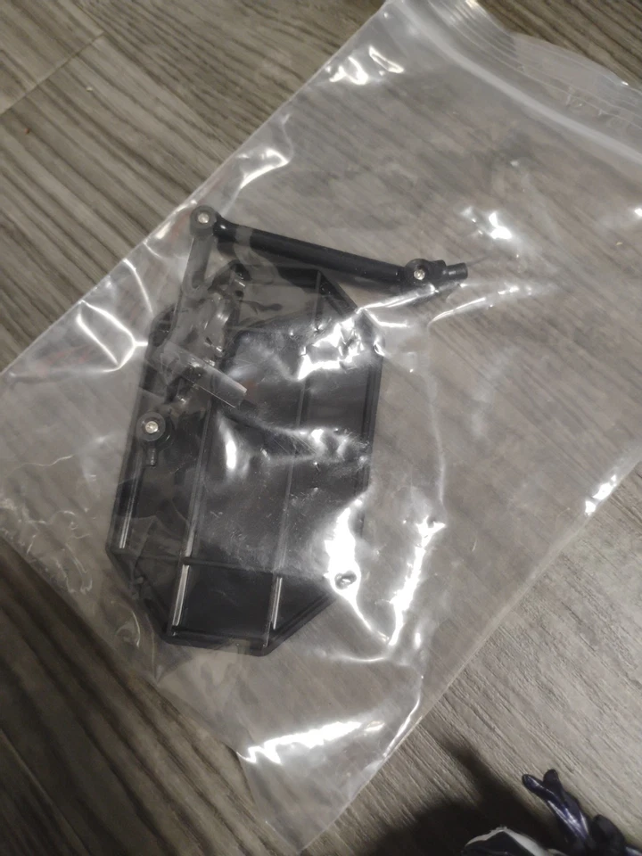 Amazing Yamaguchi Venom No. 003 Kaiyodo Revoltech Authentic  USED Damaged Box - Image 4 of 4