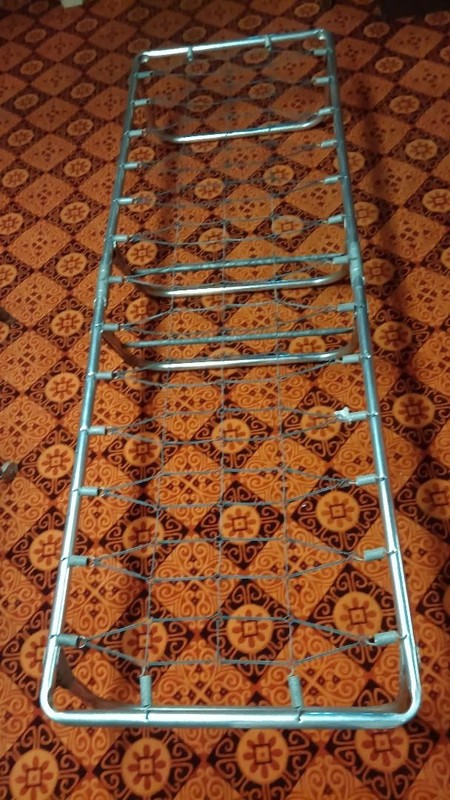 Vintage Retro Mid Century Aluminum Camping & Folding Bed Cot w Pad