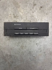 Original VW Passat 3B 3BG Soundsystem Radiobedienteil Soundprozessor 4D0919887D