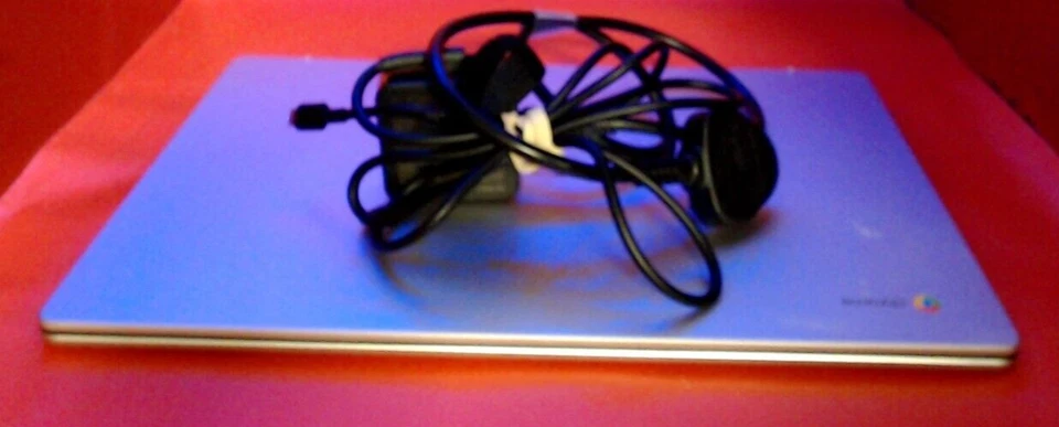 ASUS C523 Touch 15.6 Intel Pentium Chromebook - 64 GB eMMC Silver, Boxed - Image 3 of 4