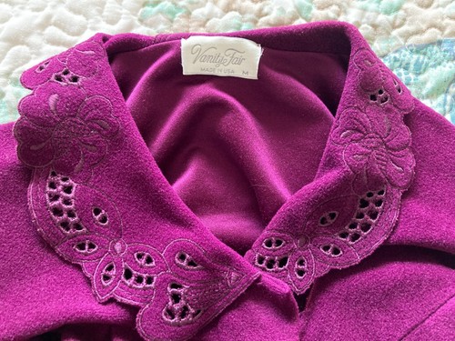 Vanity Fair Snap Front velour Fleece /Robe knee length Size M berry color - Picture 10 of 18