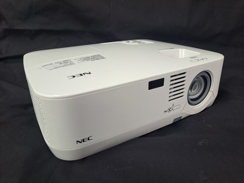 NEC NP510 LCD Projektor 30" - 300" Bildschirmgröße - funktioniert super - OHNE FERNBEDIENUNG