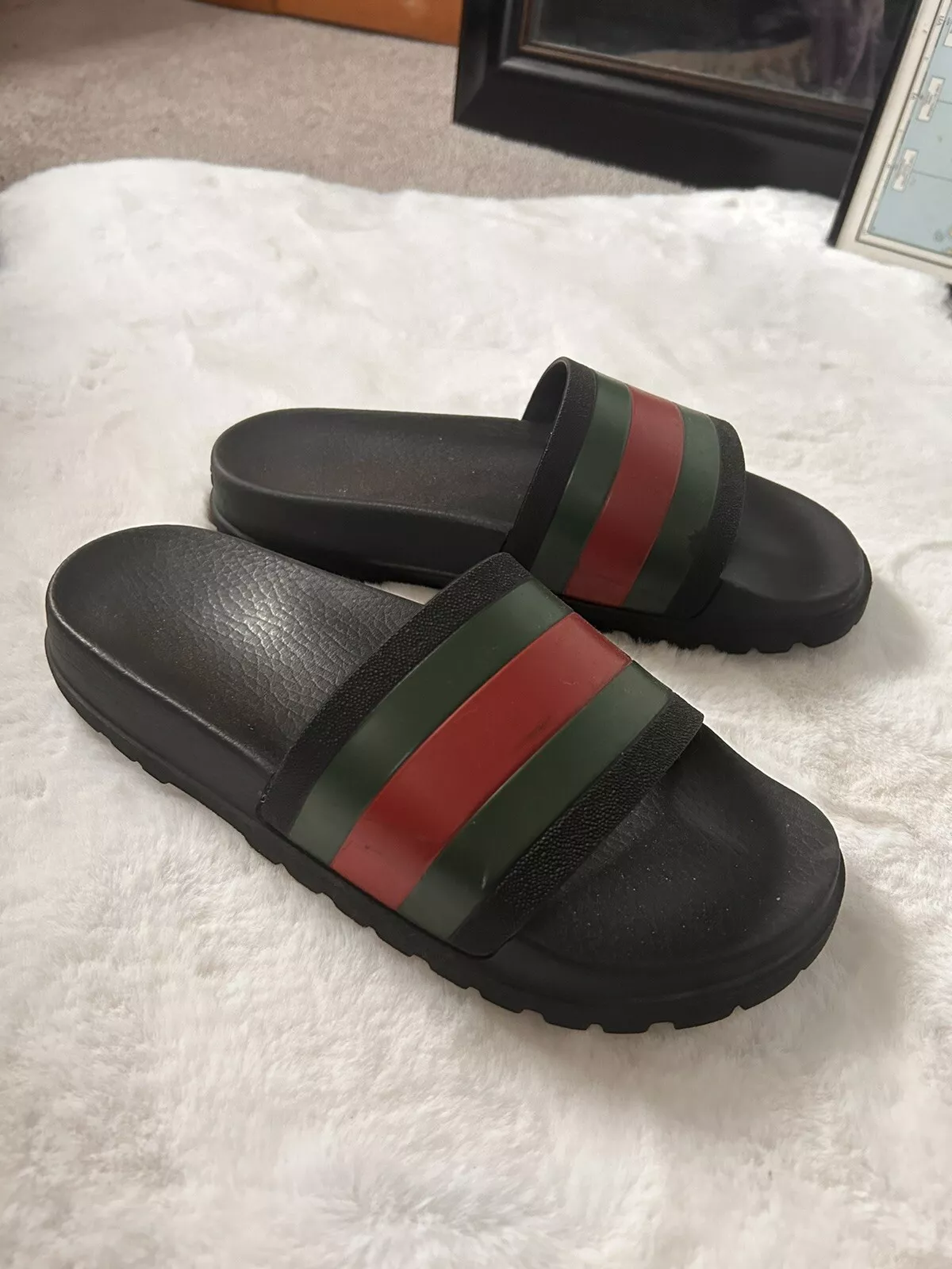 Sandales de piscine à glissière en caoutchouc tissé noir Gucci authentique hommes 10,5 US 10 UK 44 EU