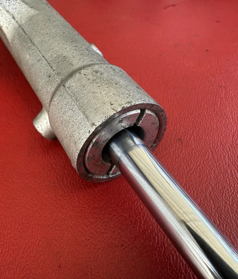 SUZUKI GSXR600 GSXR750 2006 2007 FABRICANTE DE EQUIPOS ORIGINALES JUEGO DE VÁSTAGOS DE DIRECCIÓN TRIPLE ÁRBOL SUPERIOR Foto 4 de 4