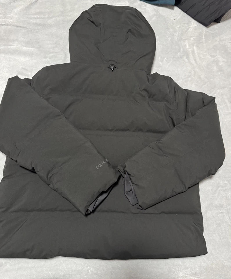 Lululemon Slush Hour Waterproof Jacket, Color: Black, Size: Medium. LW4CMLS 🍋🍋 - Image 4 of 4