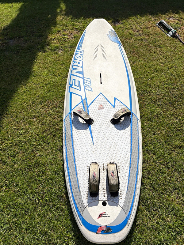 F2 Hornet Freeride Windsurf-Board 134 L 260 cm
