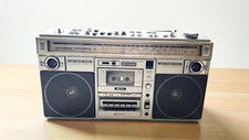 HITACHI TRK-8290E VINTAGE BOOMBOX LETTORE DI CASSETTE PORTATILE