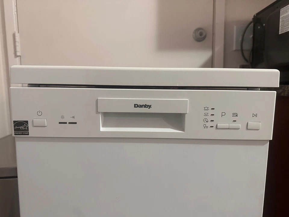 Máquina de lavar louça portátil Danby DDW1805EWP 18 polegadas 8 lugares configuração Energy Star - Branco - Imagem 2 de 4