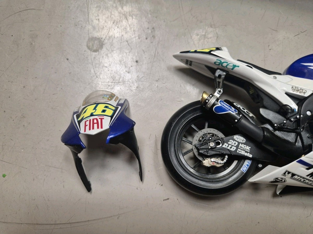 ミニチャンプス 1/12 ヤマハ YZR-M1 2007 LAGUNA SECA ミニチャンプス 1/12 ヤマハ YZR-M1 2007 LAGUNA SECA - メルカリ