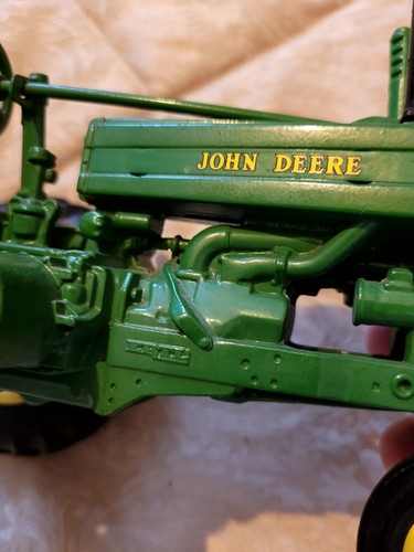 ERTL JOHN DEERE G, DIECAST TRACTOR, 1:24 SCALE - Picture 6 of 9