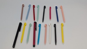Lot Of 17 Stylus For Nintendo DS & Phones & Tablets