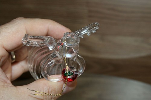 Ángel de cristal sosteniendo manzana roja estudiante o niño soplado a mano años 70 impresionante de colección - Imagen 9 de 12