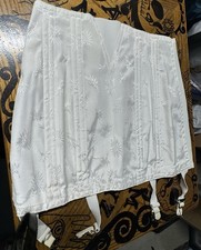 VINTAGE RENGO OPEN END GIRDLE   SIZE 28. WHITE.