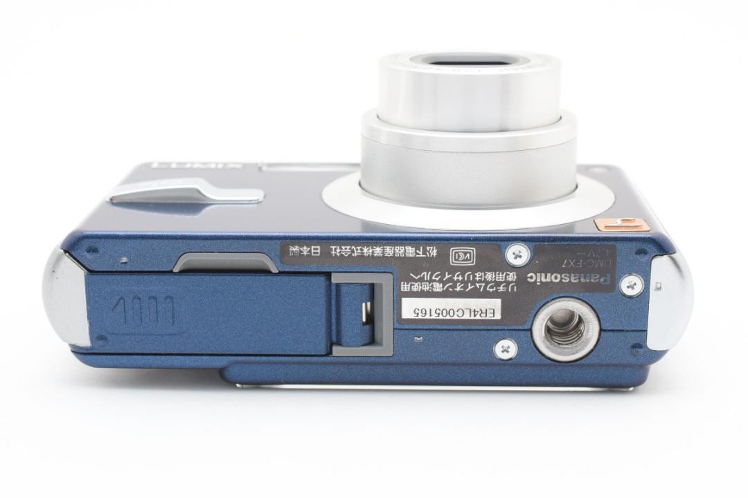 S19☆ Panasonic　デジカメ　DMC-FX7 Panasonic LUMIX DMC-FX7 5.0MP Digital Camera - Silver for