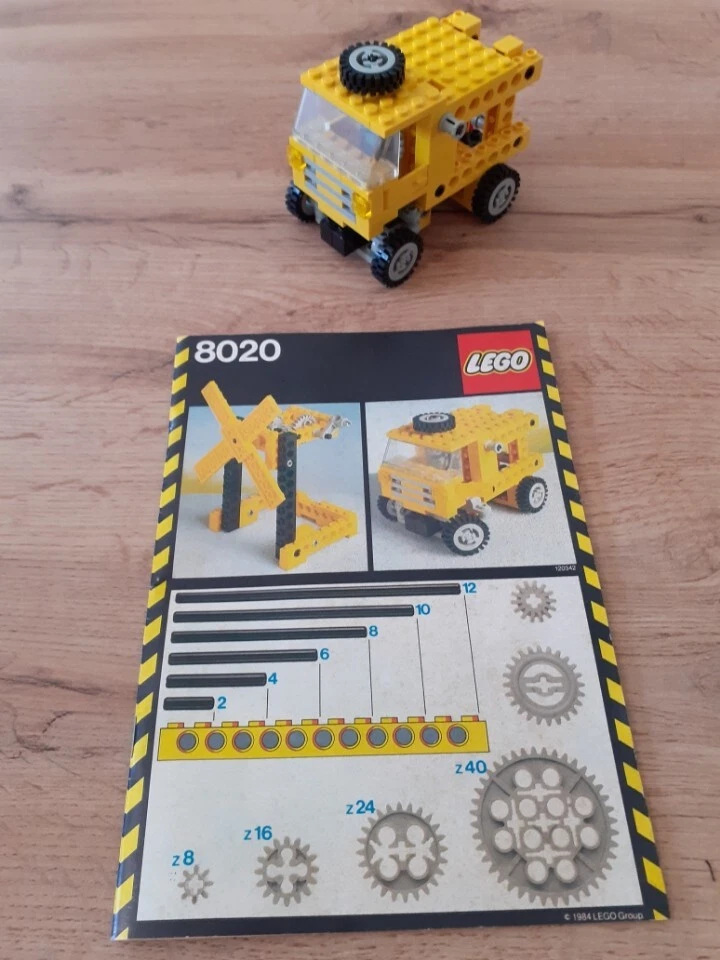 LEGO Technic 8020 Universal Building Set, photo 1 sur 5