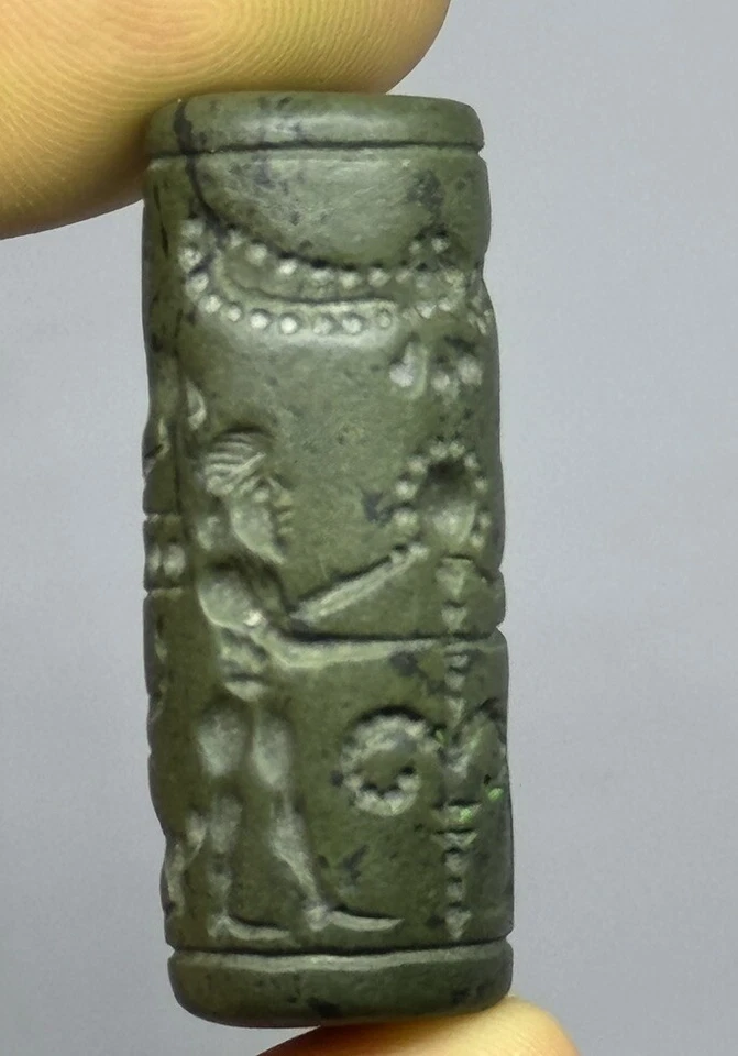 Jade ok near eastern cylinder intaglio stone bead - Image 3 of 4