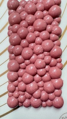 Ruby chocolate bar 3D Bubbles design Handcrafted chocolate from Belgium 100g.