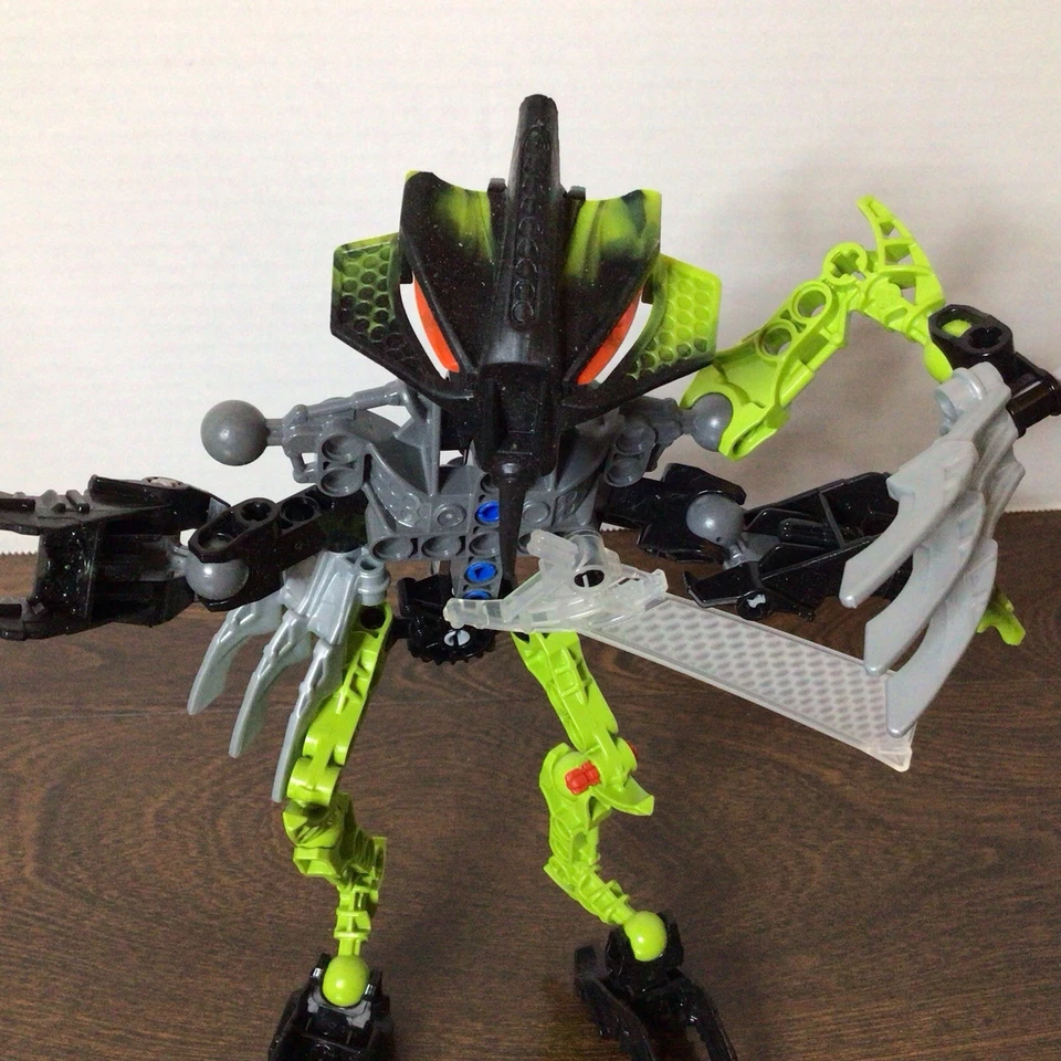 Figura LEGO Bionicle Mistika Gorast (8695) incompleta/para piezas Foto 2 de 4